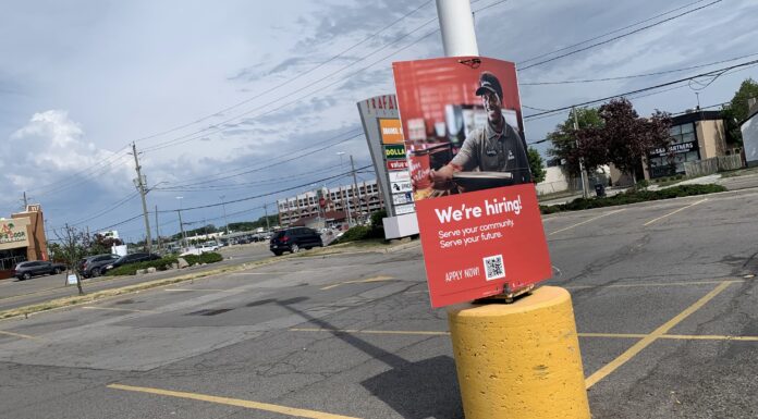 Resilient US job market continues easing trend