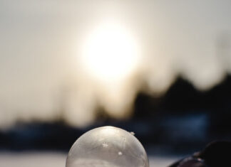 Economic benefit of asset market bubble