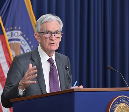 Should Federal Reserve use scenario analysis to handle trade war uncertainty?