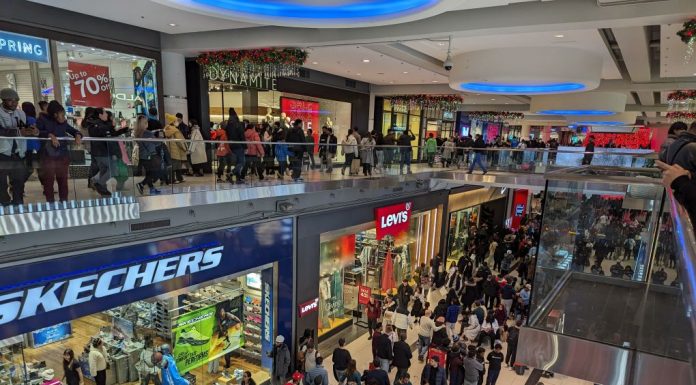 Canada retail sales up 1.5% MoM in June, likely followed by 0.8% drop in July